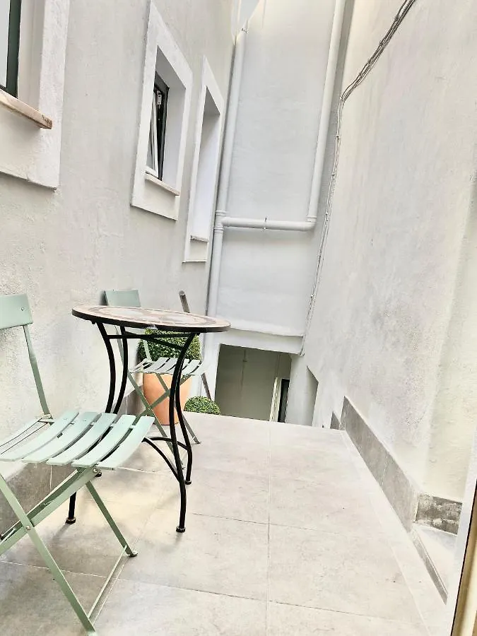 Apartment Alfama'S Nest Adica